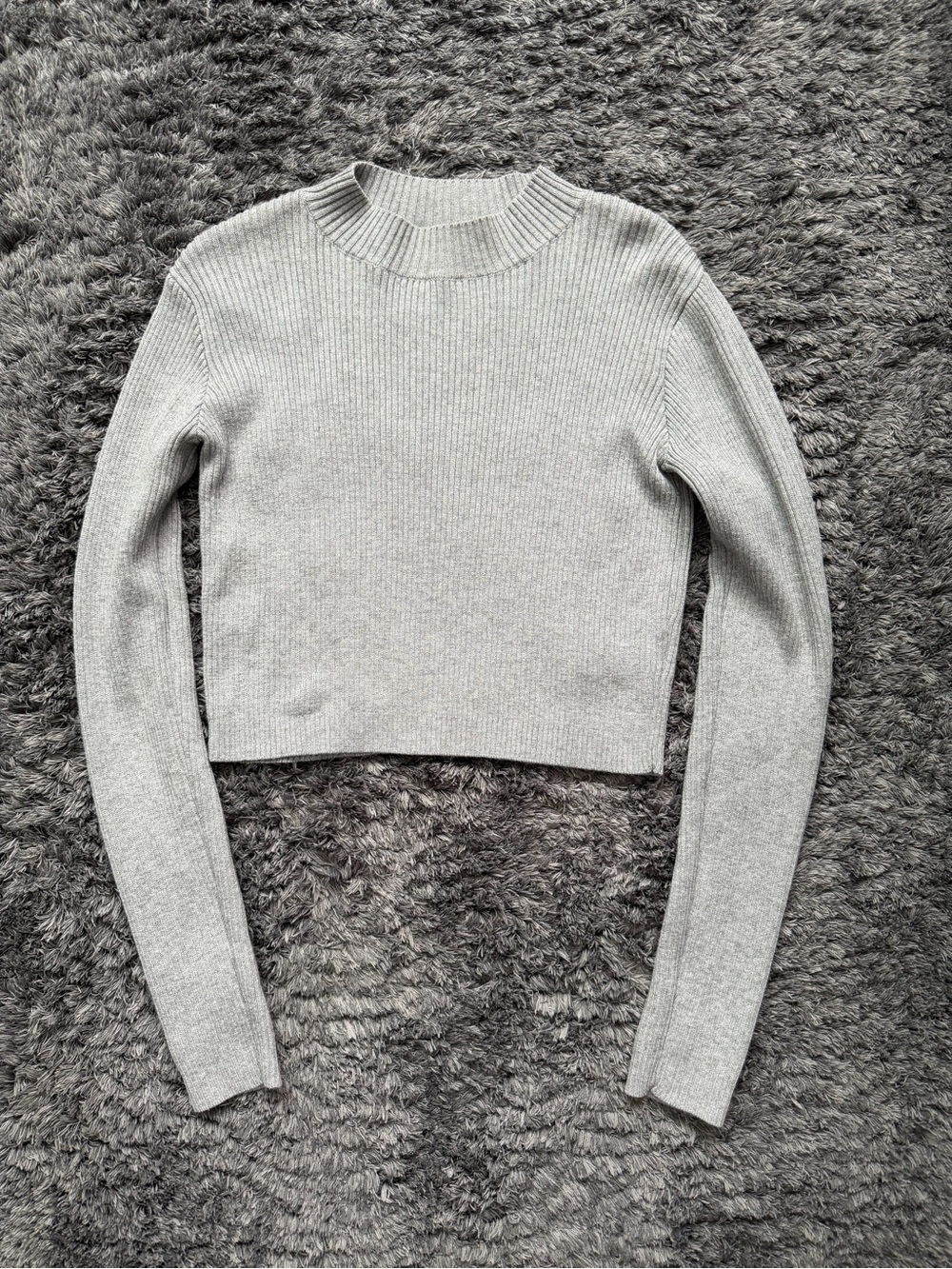 Brandy Melville Cropped Ribbed Crewneck Sweater - Light Gray